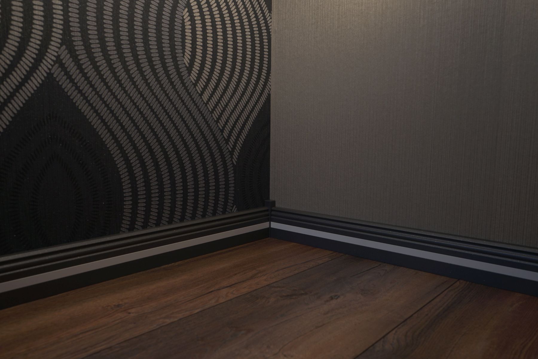 KuPro Aluminiumfussleiste anthrazit/weiß